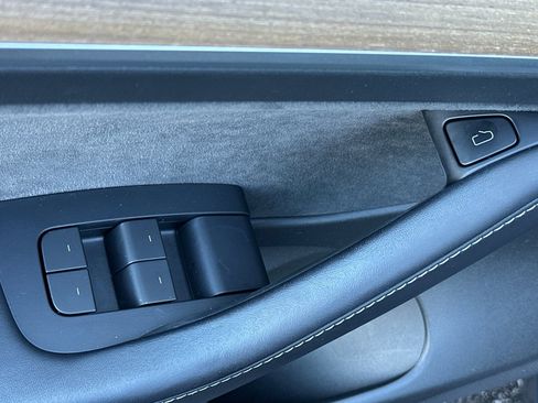 Used 2022 Tesla Model 3 Long Range image 17