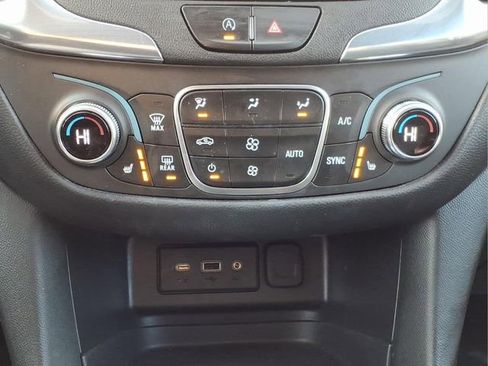 Used 2023 Chevrolet Equinox LT image 20