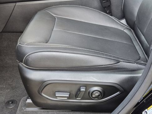 Certified 2026 Jeep Grand Cherokee Limited AWD/4WD image 23