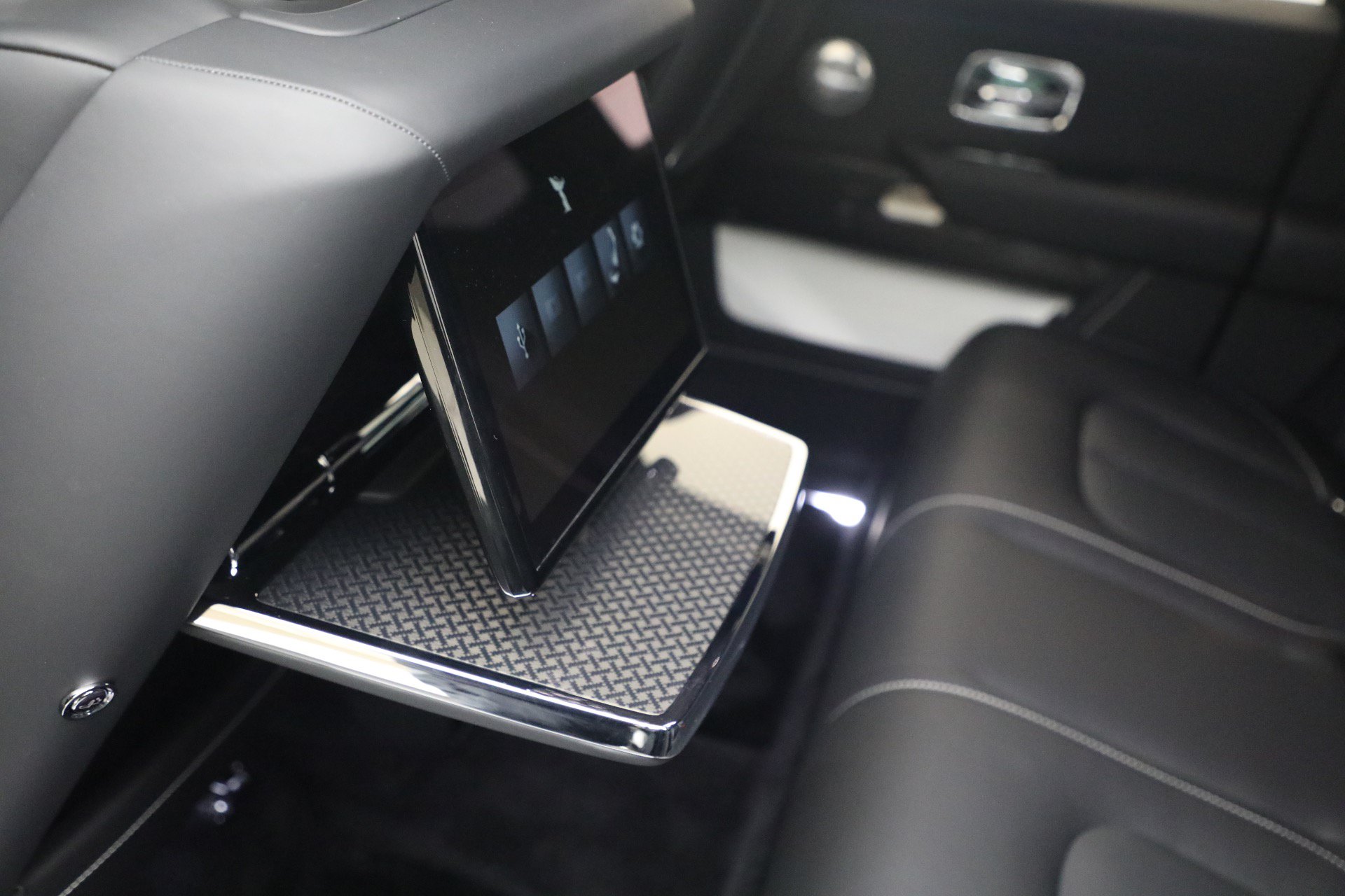 New 2027 Rolls-Royce Cullinan Black Badge AWD/4WD image 25