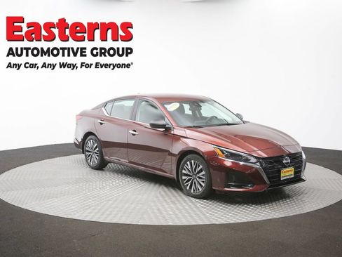 Used 2024 Nissan Altima 2.5 SV FWD image 47