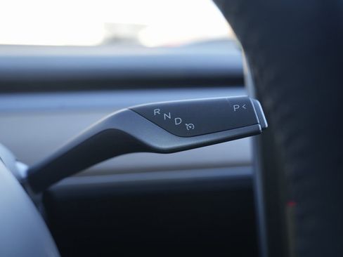 Used 2021 Tesla Model Y Long Range image 45