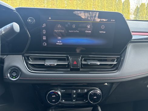 Used 2024 Chevrolet TrailBlazer RS w/ Convenience Package image 25