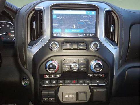 Used 2023 GMC Sierra 2500 SLT w/ SLT Premium Package image 17