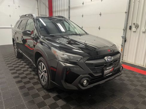 Used 2024 Subaru Outback Premium AWD/4WD image 6