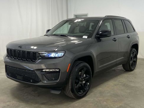 New 2025 Jeep Grand Cherokee Limited w/ Luxury Tech Group II image 5