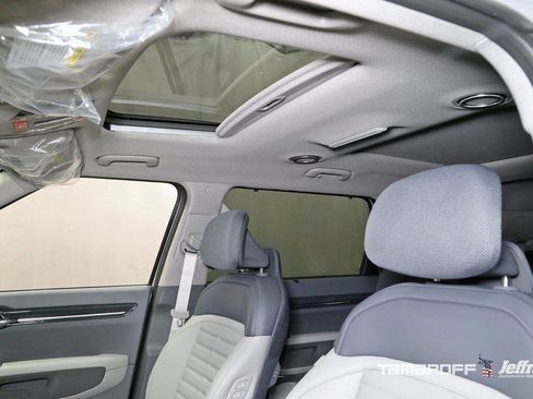 New 2026 Kia EV9 Land image 3