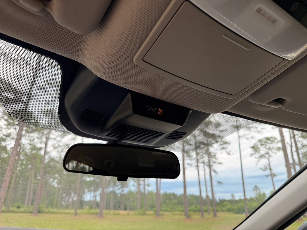 Used 2024 Nissan Rogue S FWD image 23