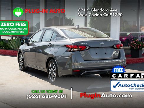 Used 2024 Nissan Versa SV w/ Trunk Package FWD image 2