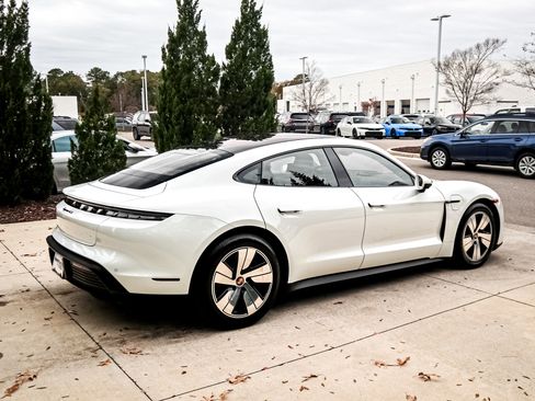 Used 2023 Porsche Taycan 4S image 11