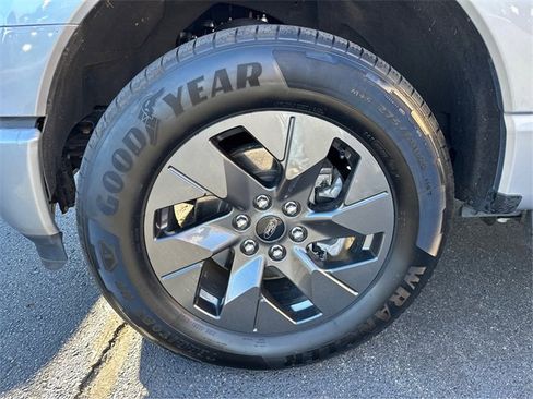 Used 2024 Ford F150 Lightning Lariat image 15