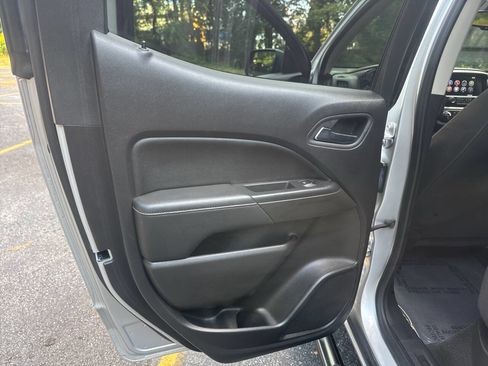 Used 2016 GMC Canyon SLE w/ SLE Convenience Package image 18