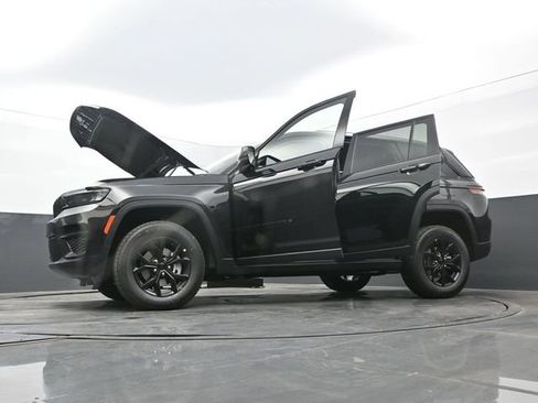 New 2025 Jeep Grand Cherokee Laredo image 67