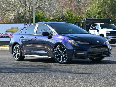 Used 2020 Toyota Corolla SE image 2