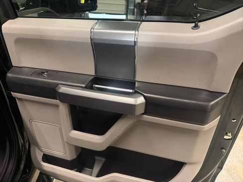 Used 2016 Ford F150 XLT w/ Equipment Group 302A Luxury AWD/4WD image 19