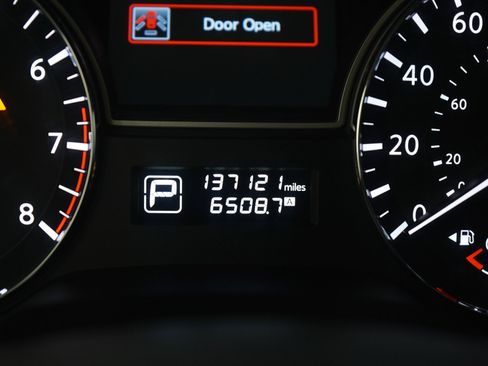 Used 2014 Nissan Pathfinder SL w/ SL Premium Package AWD/4WD image 30