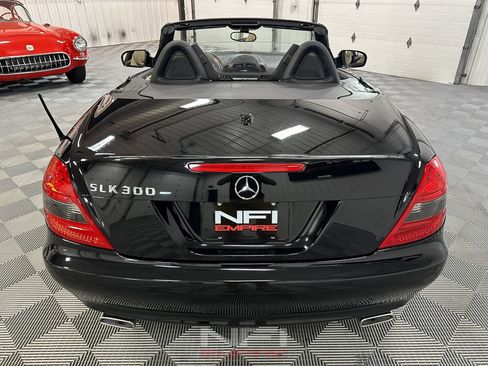 Used 2009 Mercedes-Benz SLK 300 image 16