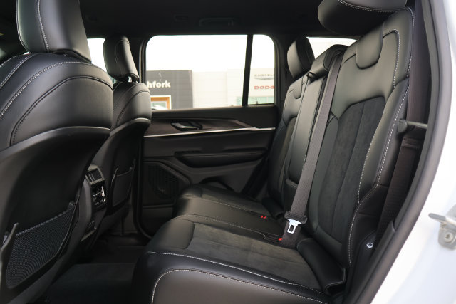 New 2026 Jeep Grand Cherokee Altitude RWD image 8