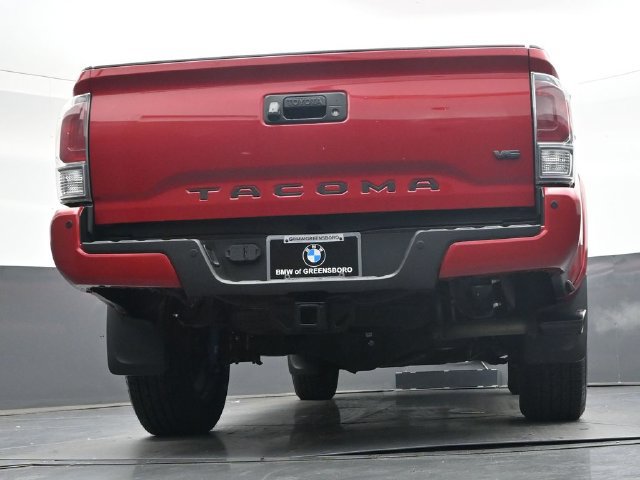 Used 2022 Toyota Tacoma TRD Sport AWD/4WD image 34