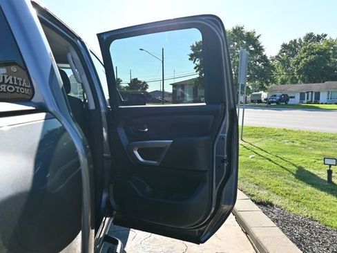 Used 2024 Nissan Titan SV AWD/4WD image 20