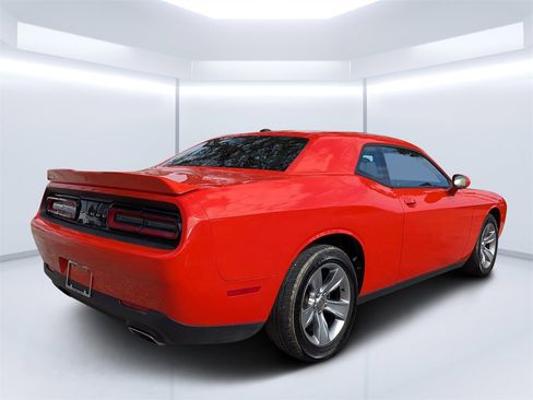 Used 2020 Dodge Challenger SXT image 3
