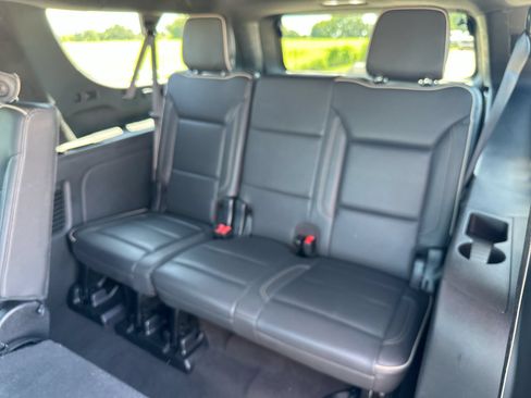 Used 2024 Chevrolet Suburban Premier RWD image 24