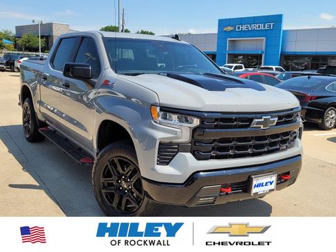 Used 2024 Chevrolet Silverado 1500 LT Trail Boss w/ Convenience Package II AWD/4WD image 1