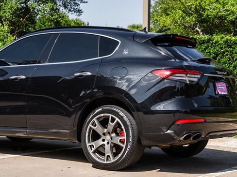 Used 2017 Maserati Levante S AWD/4WD image 39