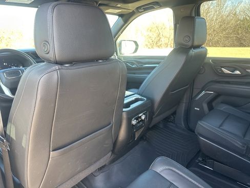 Used 2022 GMC Yukon XL Denali image 35
