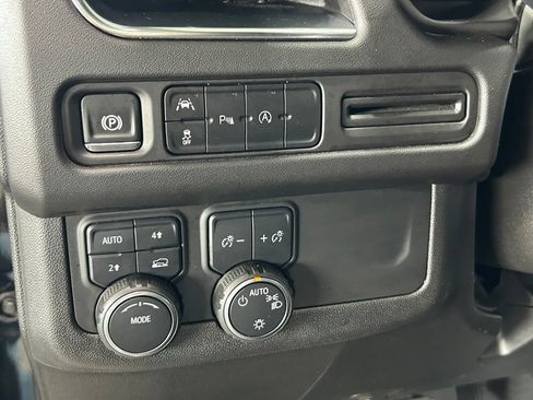 Used 2024 Chevrolet Suburban LT AWD/4WD image 20