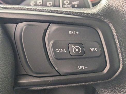 Used 2023 Jeep Wrangler Willys image 14