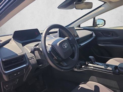 Used 2025 Toyota Prius LE FWD image 10