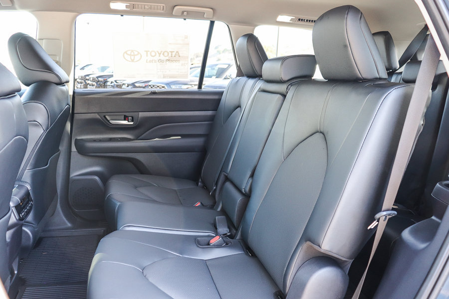 New 2026 Toyota Grand Highlander XLE FWD image 18