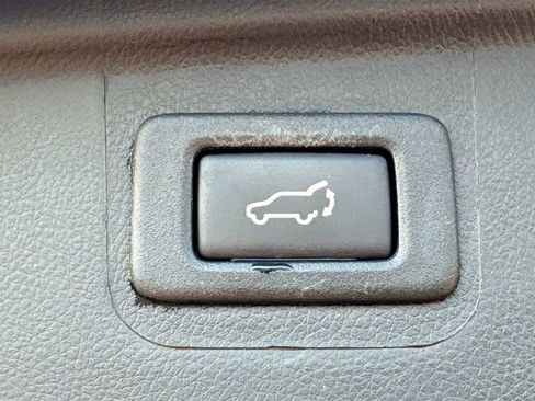 Used 2017 Subaru Outback 2.5i Limited image 34