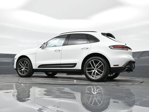 Certified 2025 Porsche Macan image 35