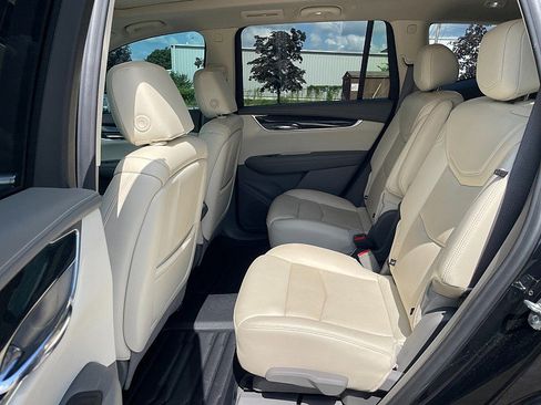 Used 2020 Cadillac XT6 Premium Luxury image 32