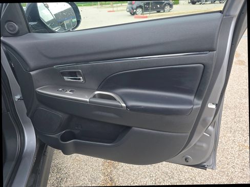 Used 2025 Mitsubishi Outlander Sport AWD image 20