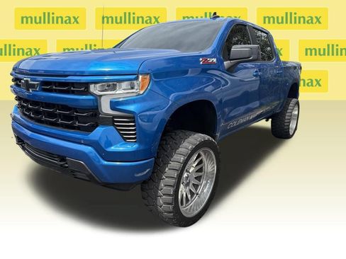 Used 2023 Chevrolet Silverado 1500 RST AWD/4WD image 2