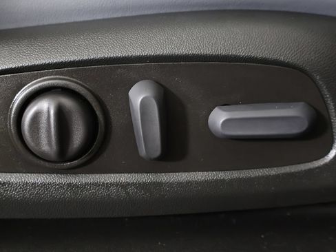 Used 2023 Buick Enclave Essence w/ Sport Touring Edition FWD image 34