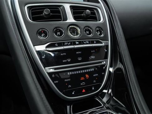 Used 2019 Aston Martin DB11 Base image 9