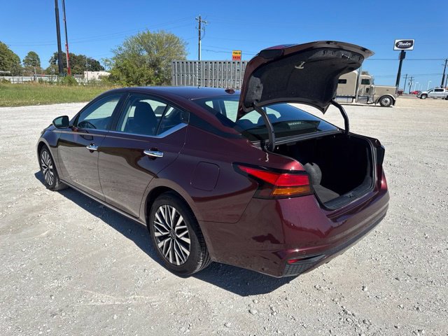 Used 2025 Nissan Altima 2.5 SV FWD image 4
