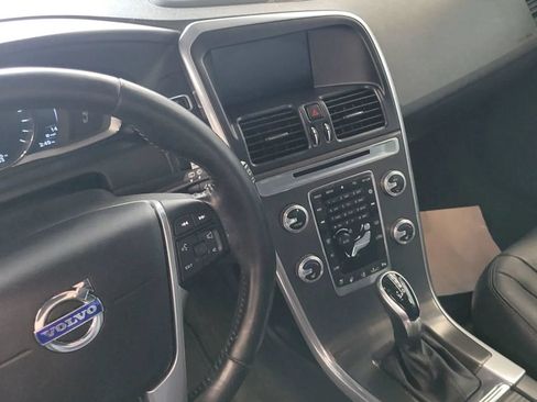 Used 2016 Volvo XC60 T5 Platinum w/ Climate Package AWD/4WD image 9