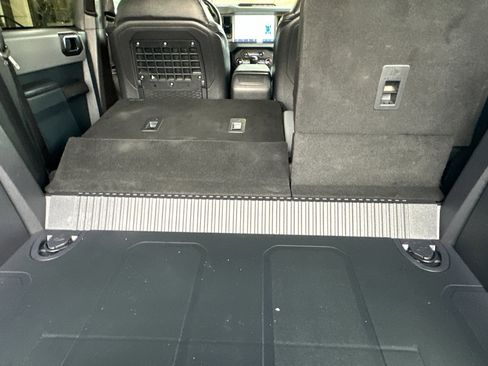 Certified 2024 Ford Bronco Black Diamond w/ Sasquatch Package image 16