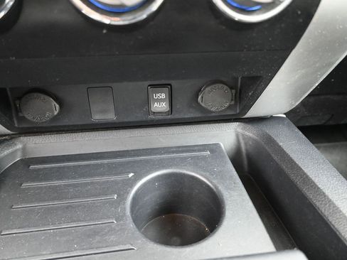 Used 2018 Toyota Tundra SR5 image 9