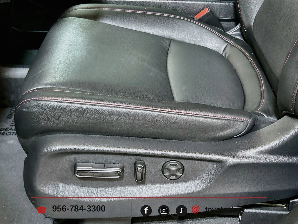 Used 2025 Honda Odyssey Sport-L image 17