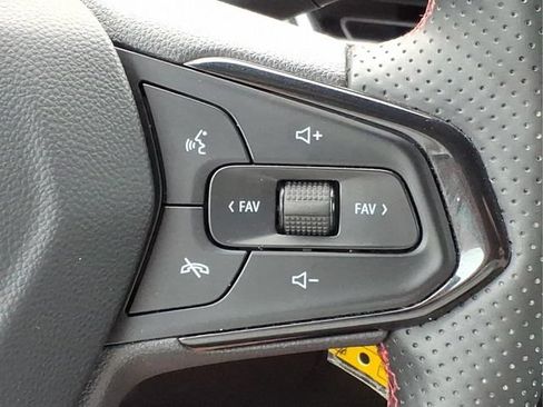 Used 2024 Chevrolet Trax RS w/ Driver Confidence Package FWD image 27