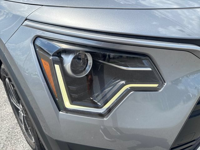 Used 2023 Kia Niro LX FWD image 18
