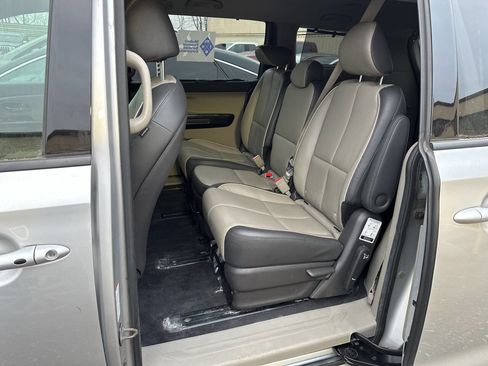 Used 2016 Kia Sedona EX image 5