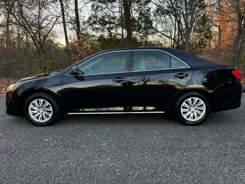Used 2013 Toyota Camry LE image 7