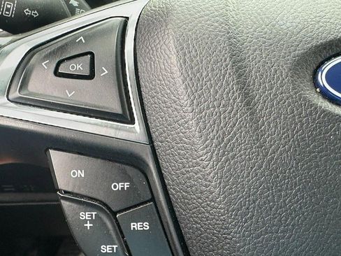 Used 2023 Ford Edge SEL image 17